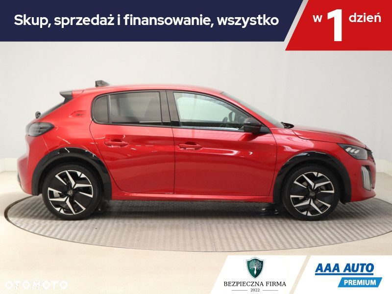 Peugeot 208 - 8
