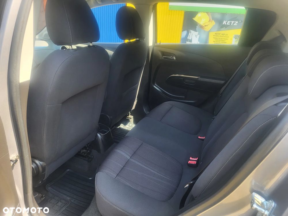 Chevrolet Aveo 1.6 LTZ - 10
