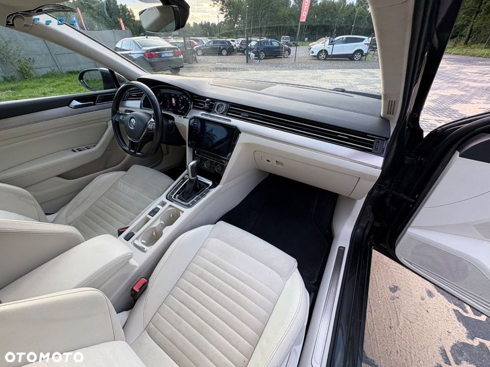 Volkswagen Passat Variant 2.0 TDI SCR 4Motion DSG Highline - 30