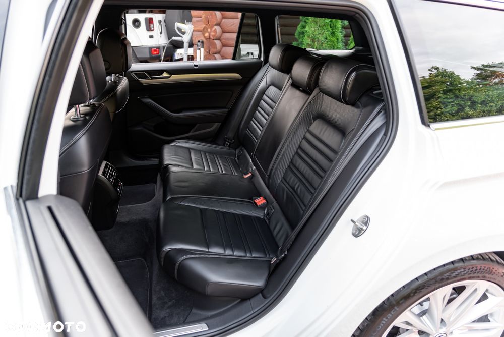 Volkswagen Passat Variant 2.0 TSI (BlueMotion Technology) 4Motion DSG Highline - 19