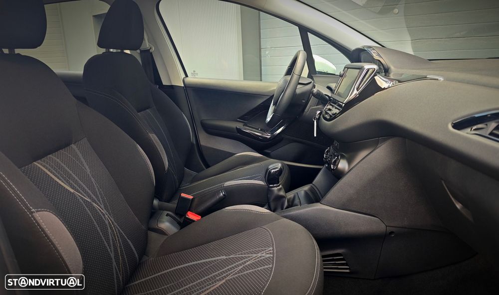 Peugeot 208 1.4 HDi SE Style - 11