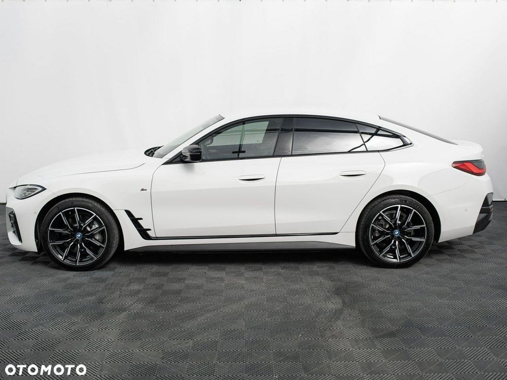 BMW i4 - 10
