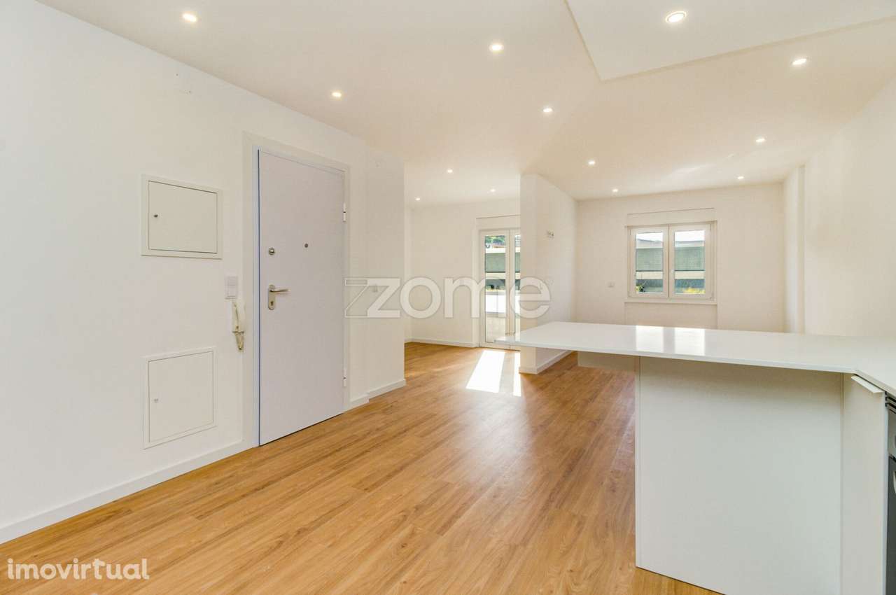 T0+1 Totalmente Remodelado para Arrendamento em frente Estação Cacé... - Grande imagem: 4/22