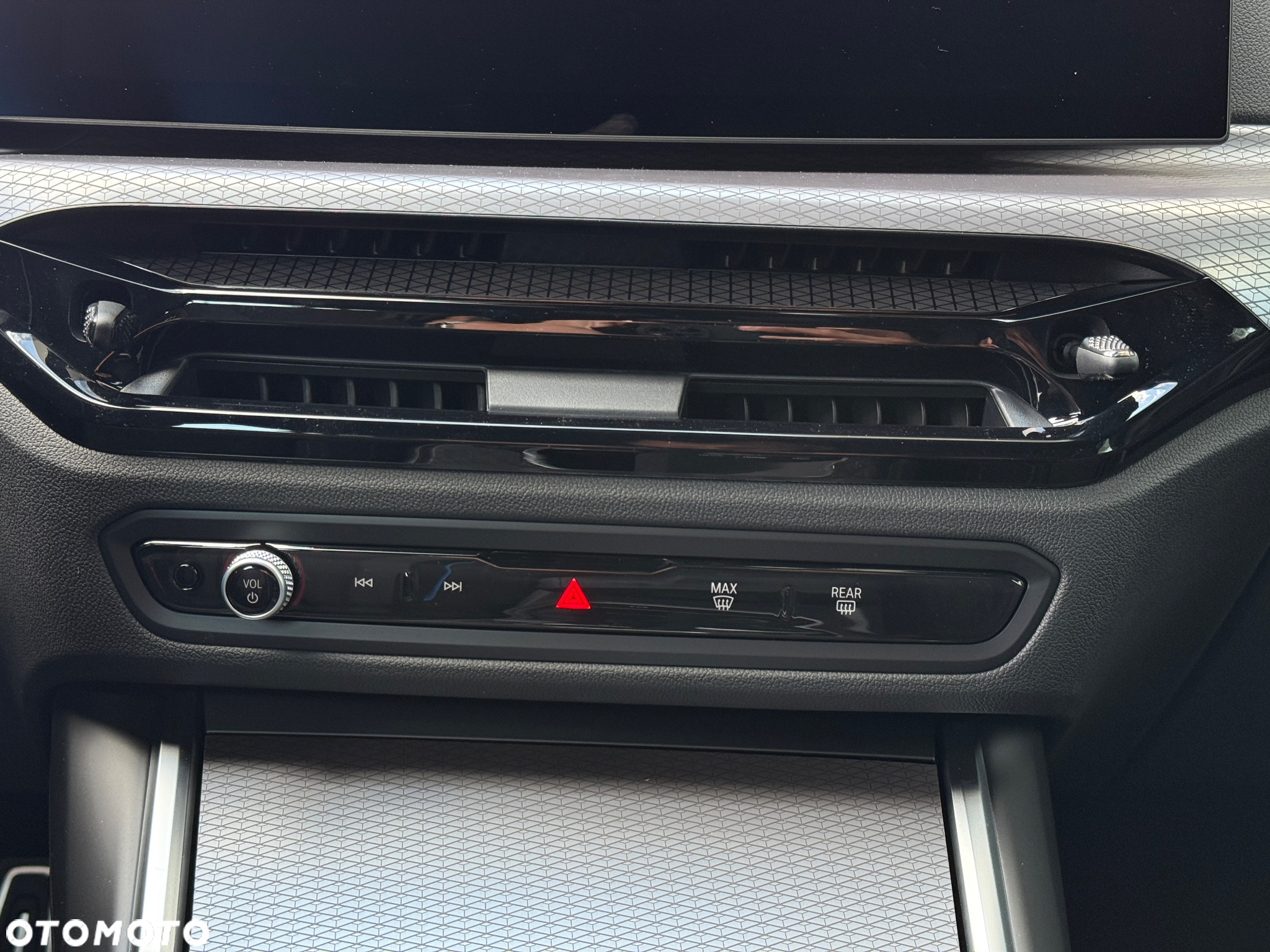 BMW Seria 3 318i M Sport - 28