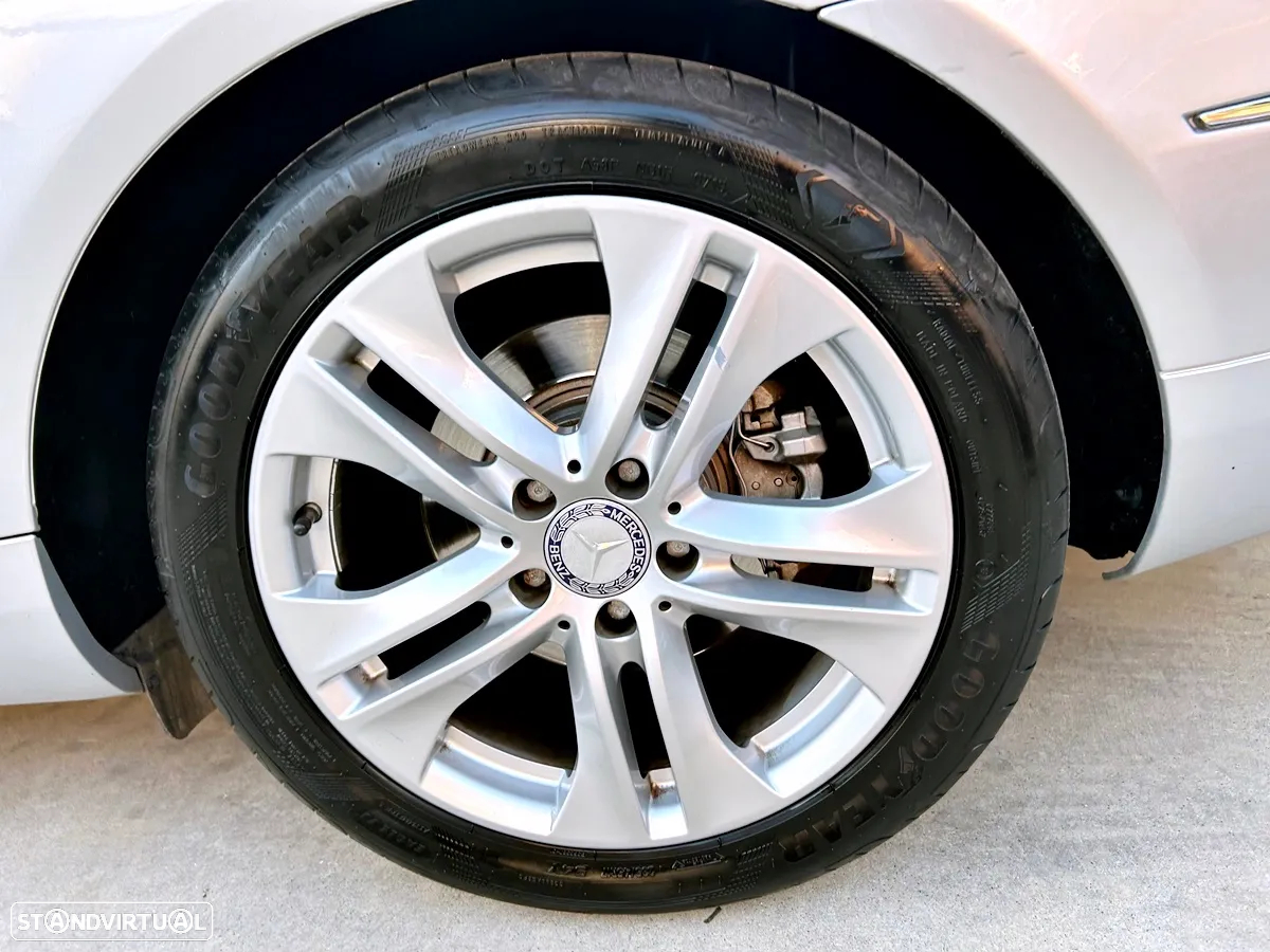 Mercedes-Benz E 220 CDi Avantgarde BlueEfficiency - 45
