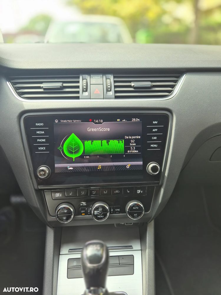 Skoda Octavia 1.6 TDI DSG Ambition - 5