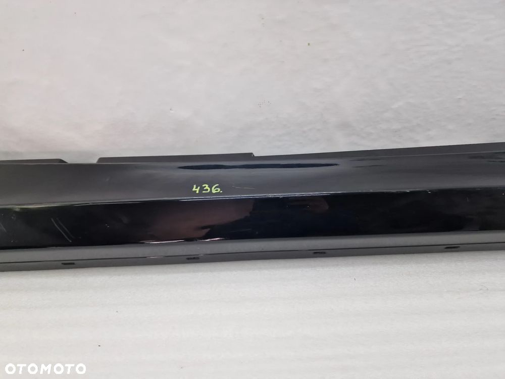 BMW E87 LIFT 07- PRAWA LISTWA PROGOWA PRZEDNIA PRZÓD / NAKŁADKA PROGU , NR 5177-7184354 / 7184354 , NR AUKCJI PR436 - 9