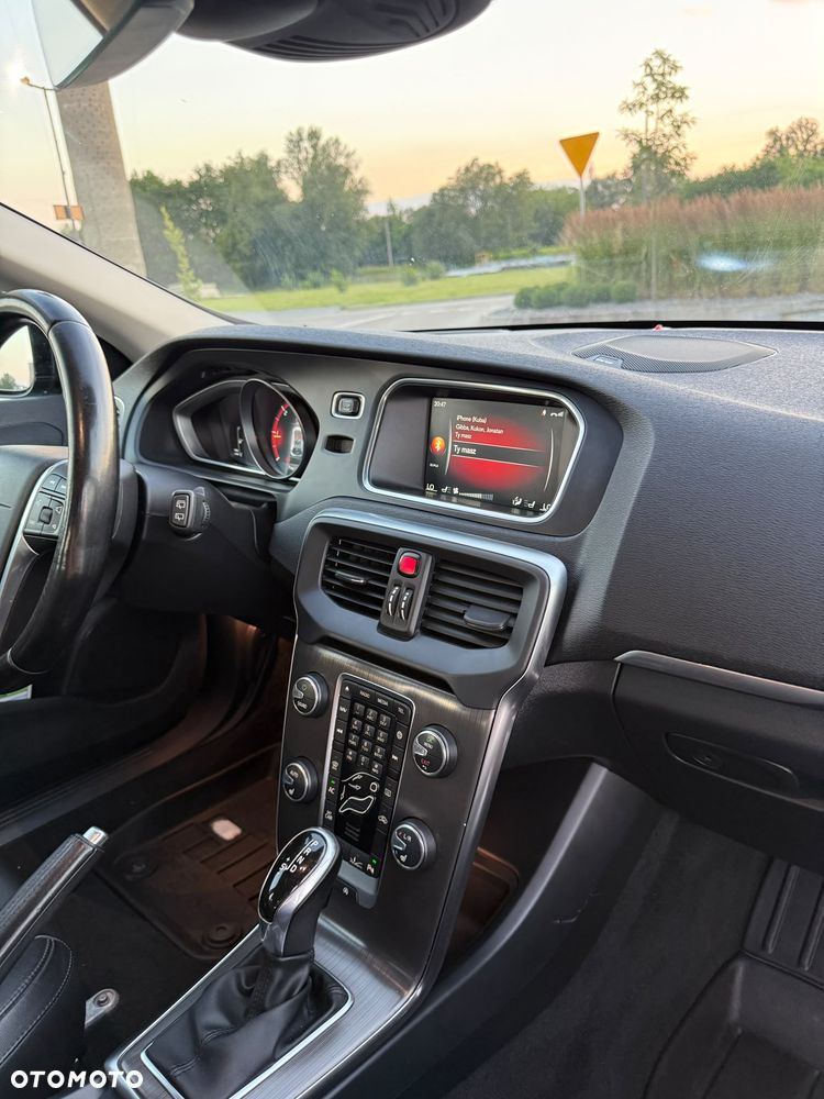 Volvo V40 D2 Summum - 26