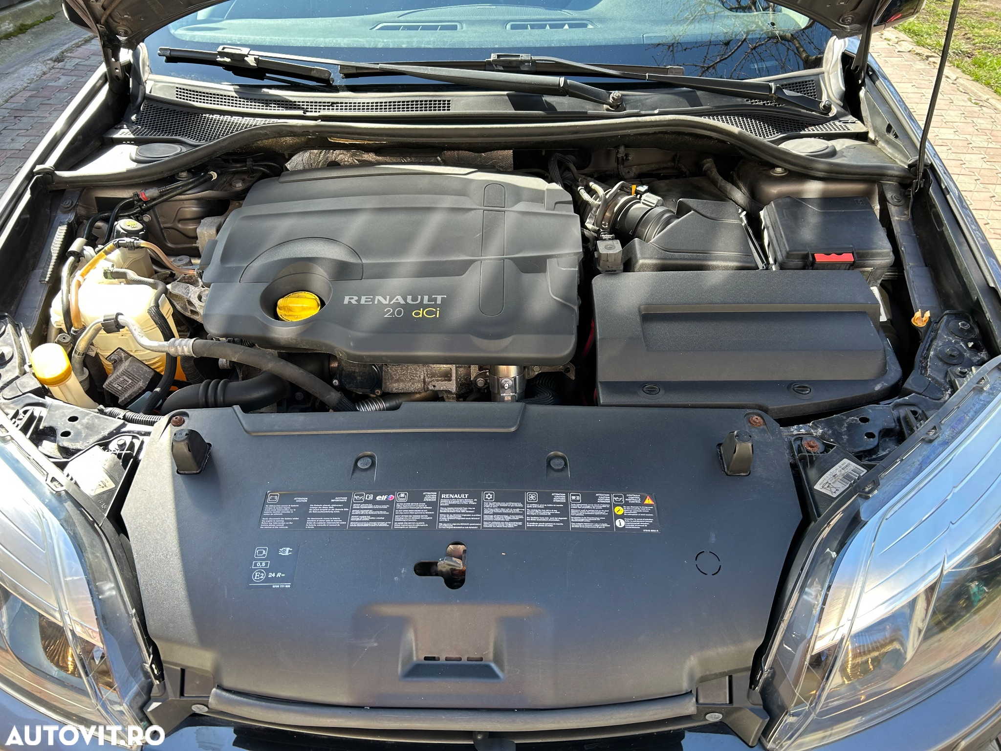 Renault Laguna dCi 150 FAP Start-Stop Bose Edition - 24