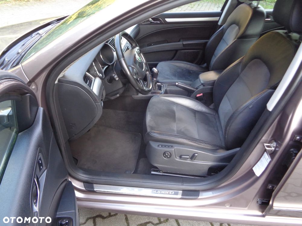 Skoda Superb Combi 2.0 TDI Green tec Elegance - 8