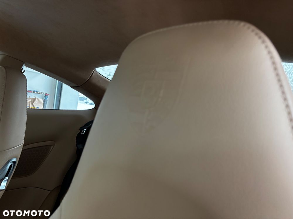 Porsche 911 Carrera 4 PDK - 7