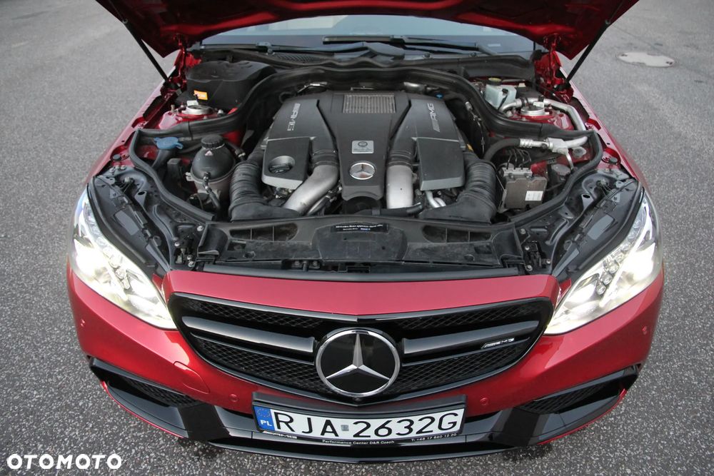 Mercedes-Benz Klasa E 63 AMG S 4-Matic - 35