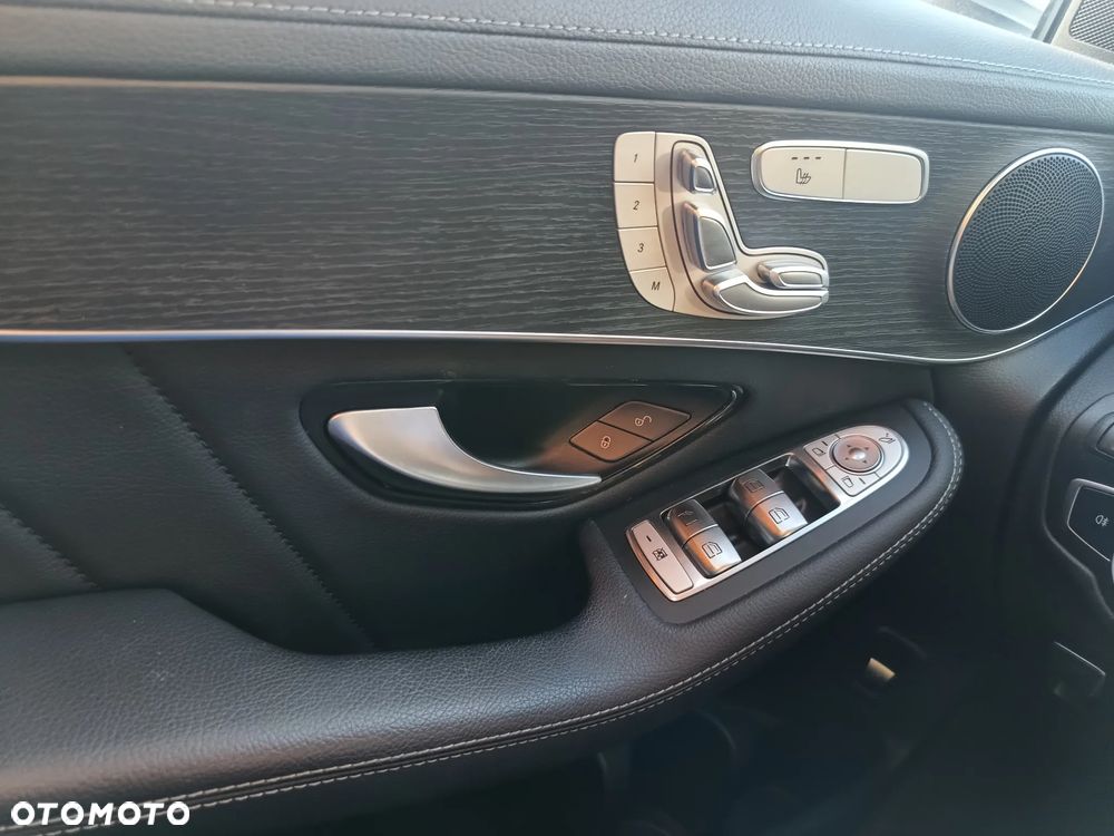 Mercedes-Benz GLC - 21
