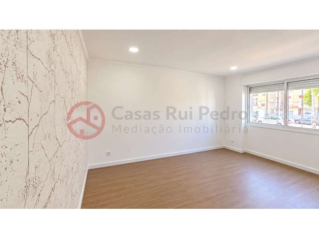 Apartamento T2 remodelado, Lavradio - Grande imagem: 3/15