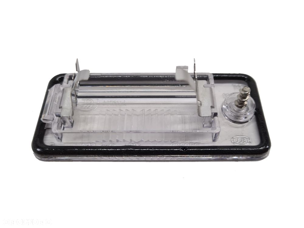 LAMPKA TABLICY REJESTRACYJNEJ LEWA 8E0943021B OE AUDI A3 A4 A8 A5C A6 Q7 - 2