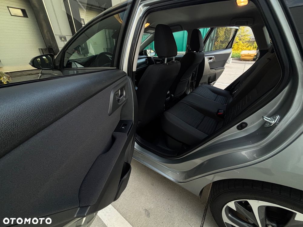 Toyota Auris - 16