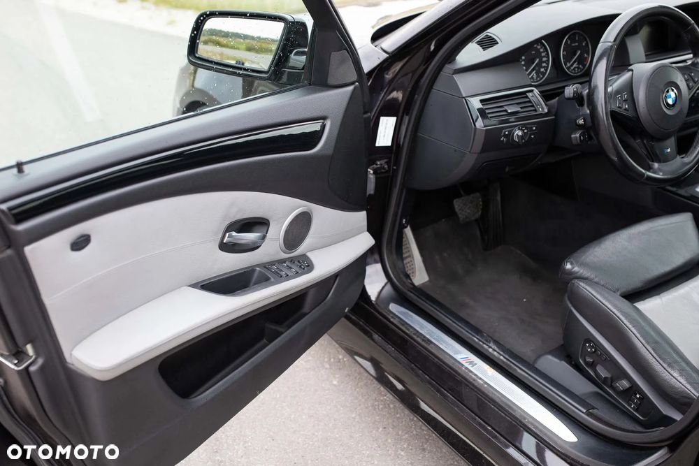 BMW Seria 5 530d Touring - 23