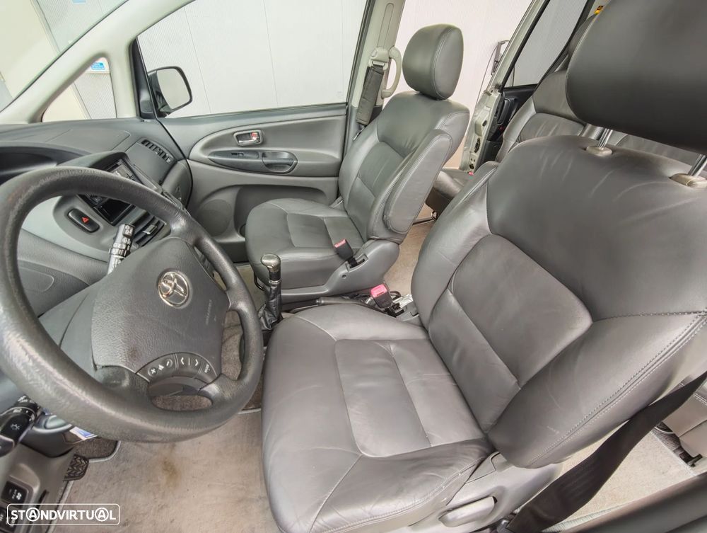 Toyota Previa 2.0 D4D Pack+EP - 17