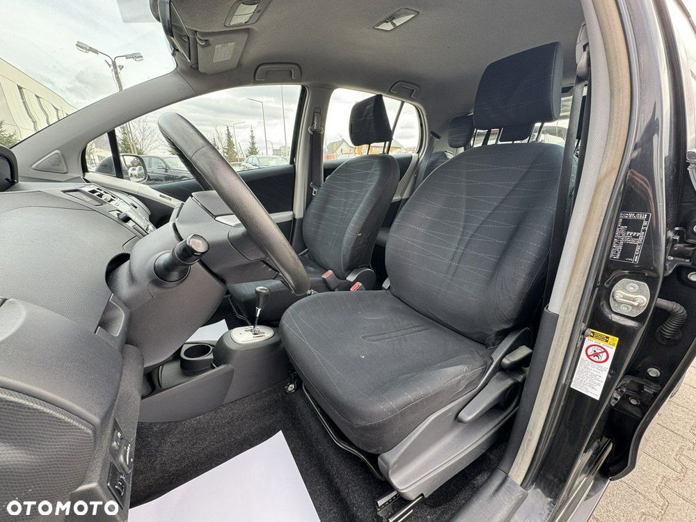 Toyota Yaris - 15