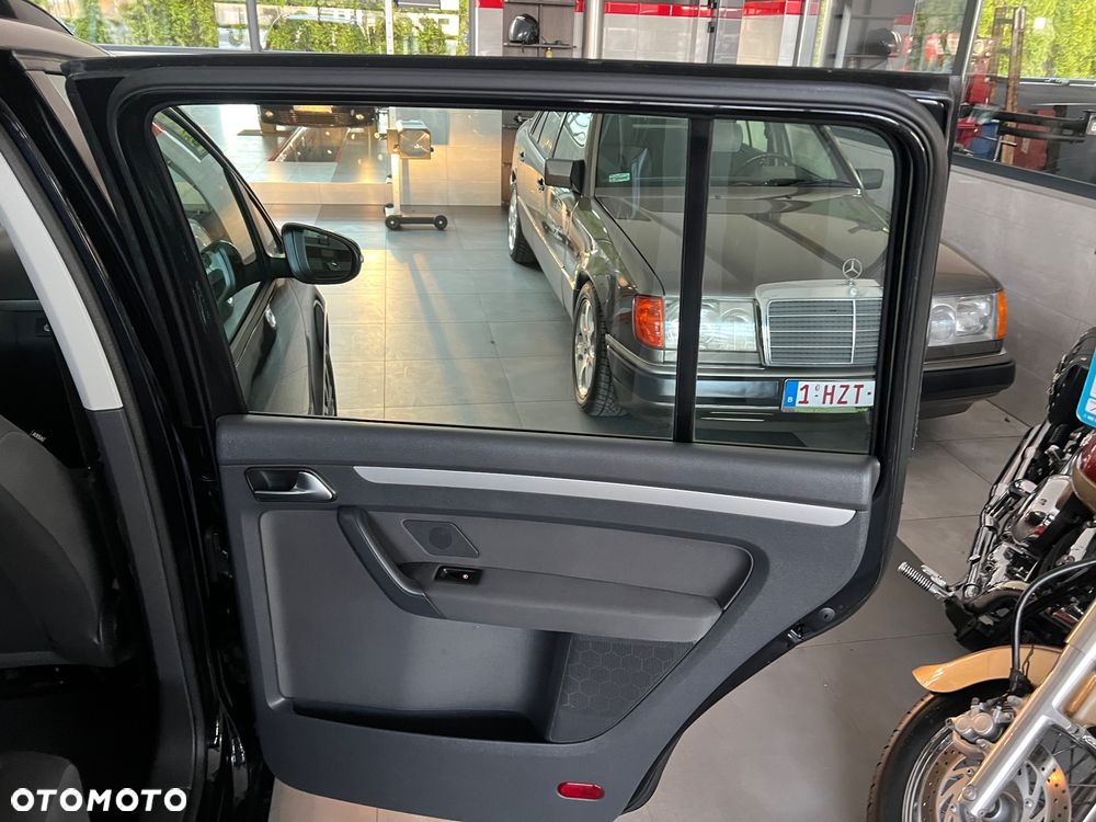 Volkswagen Touran 1.6 TDI DPF BlueMotion Technology Comfortline - 26