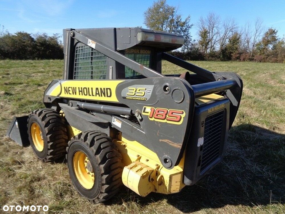 New Holland 2007 New Holland L185 Skid Steer CabHeatAir Pilot CTRLS 2 SPD 2 480 godzin-4200 ładowarka burtowa - 3