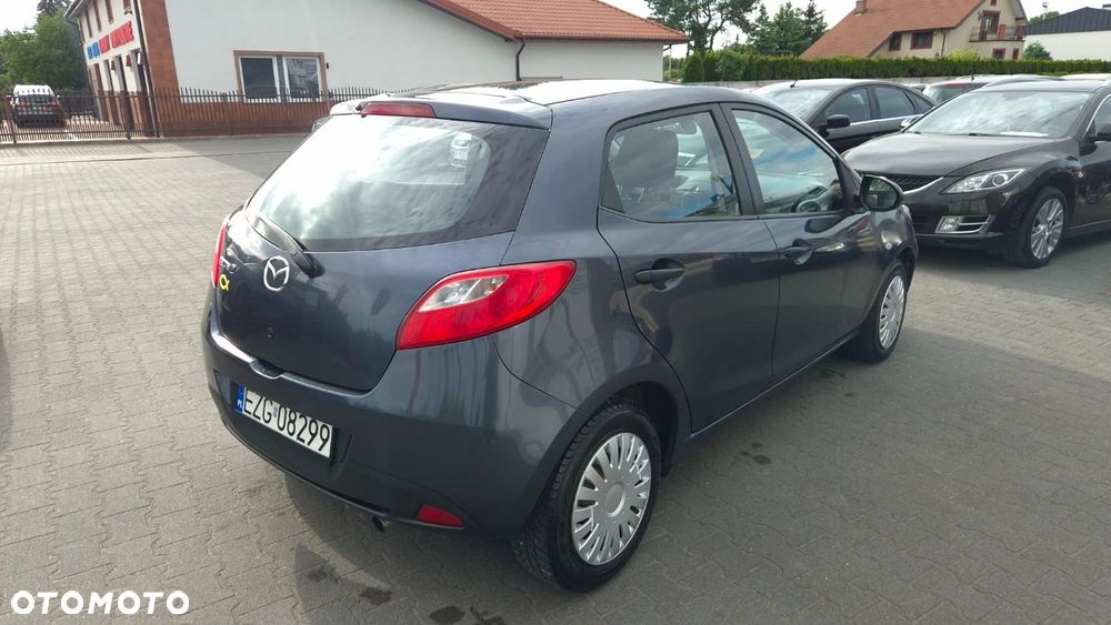 Mazda 2 - 3
