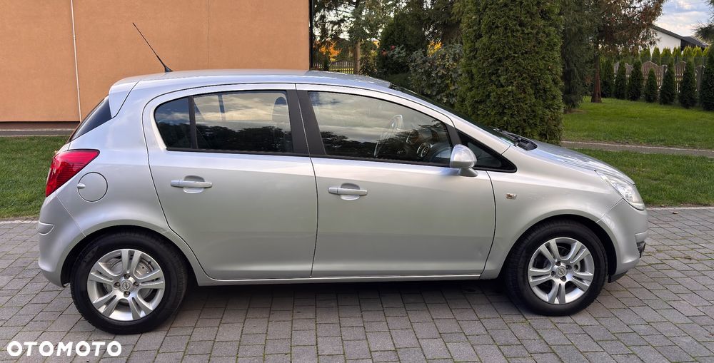 Opel Corsa 1.4 16V Cosmo - 13