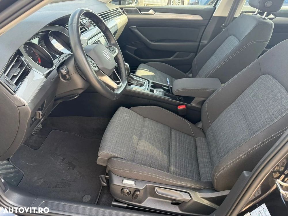 Volkswagen Passat - 12