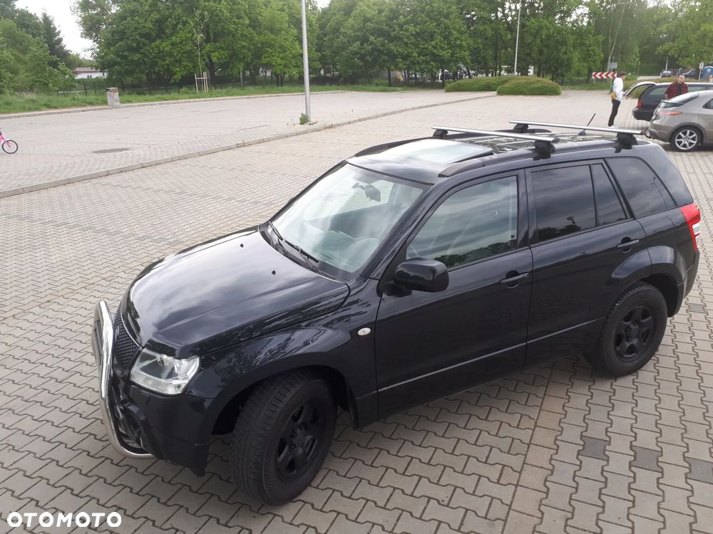 Suzuki Grand Vitara 2.0 Club Family - 16