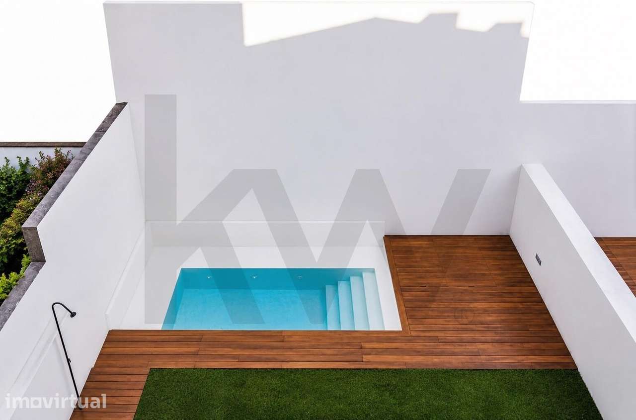 VENDA DE ELEGANTE MORADIA T4 COM GARAGEM, ELEVADOR, JARDIM E PISCINA E - Grande imagem: 3/48