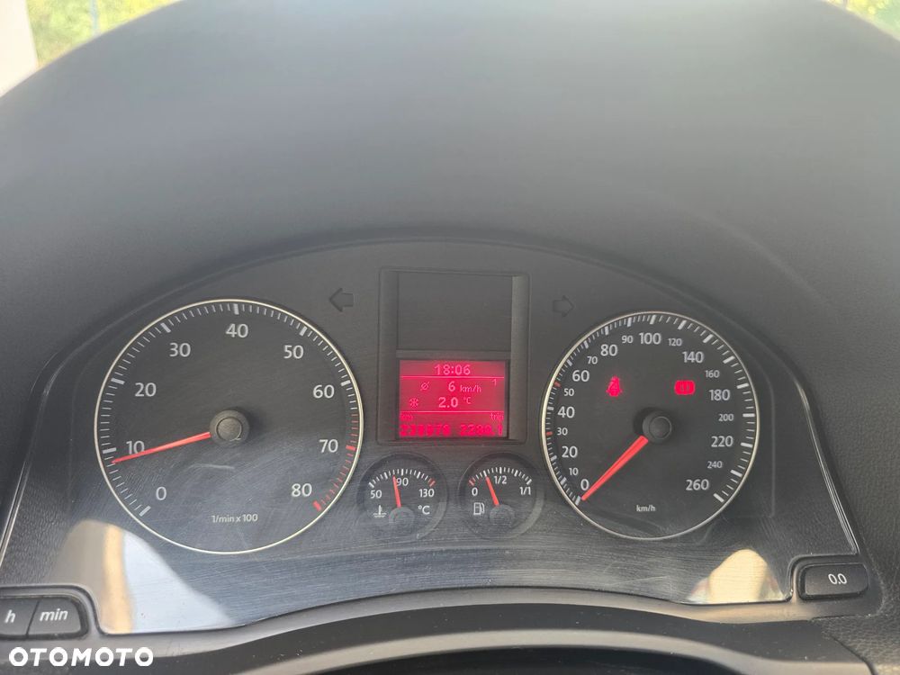 Volkswagen Golf V 1.6 Comfortline - 11