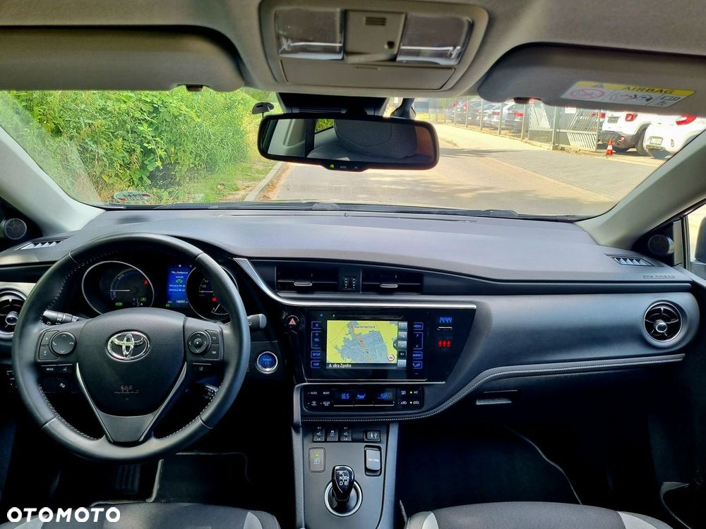Toyota Auris Hybrid 135 Selection - 14