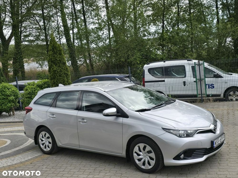 Toyota Auris - 16