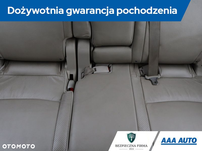 Mitsubishi Outlander - 11