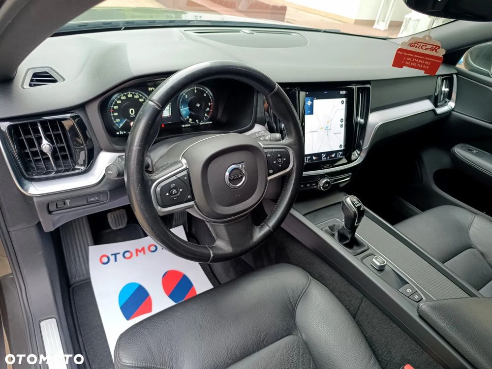 Volvo V60 D3 Momentum Core - 27
