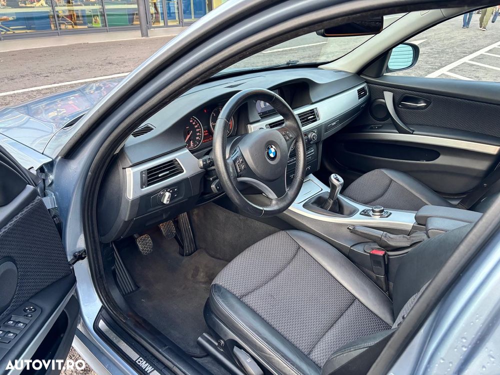 BMW Seria 3 320d DPF Touring - 16