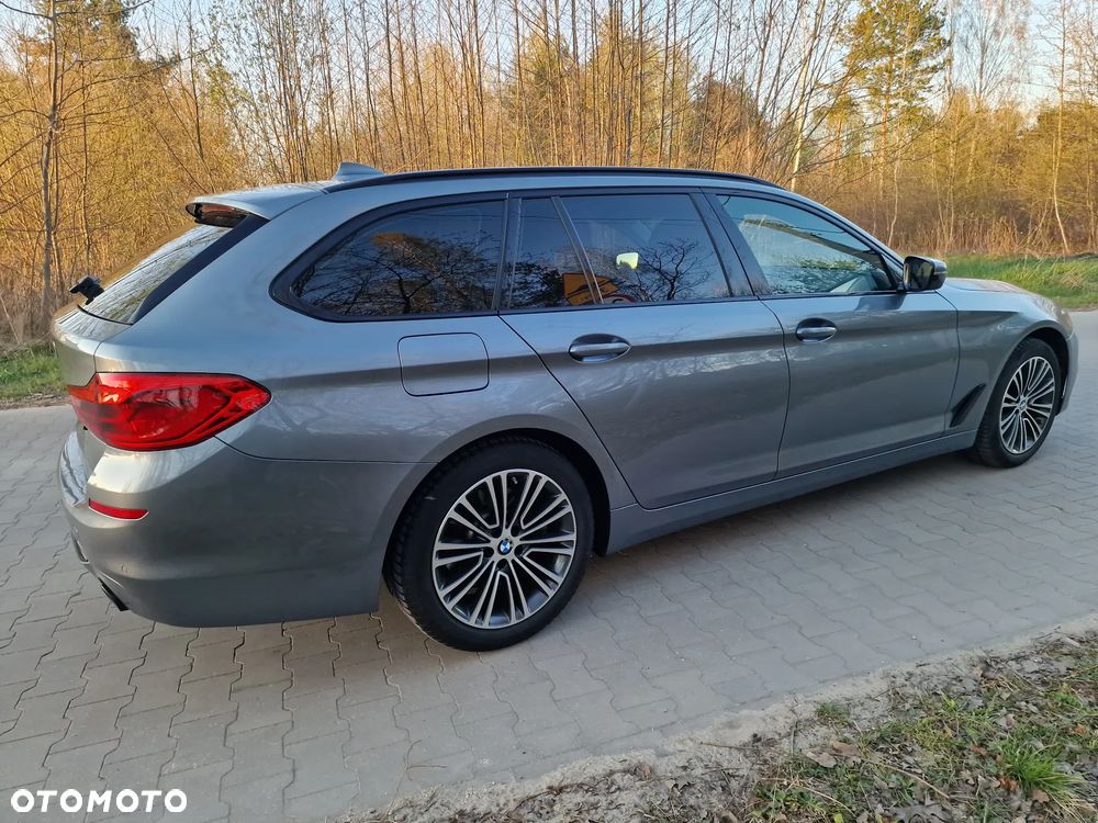 BMW Seria 5 520i Sport Line - 13