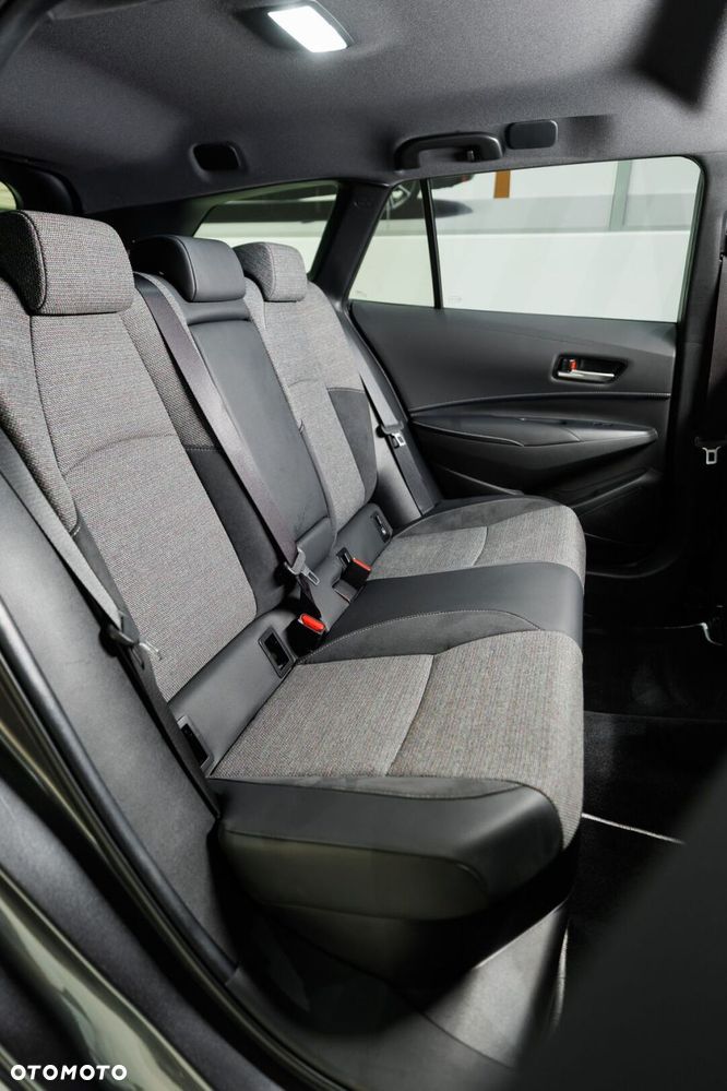 Toyota Corolla 1.8 Hybrid Style - 21