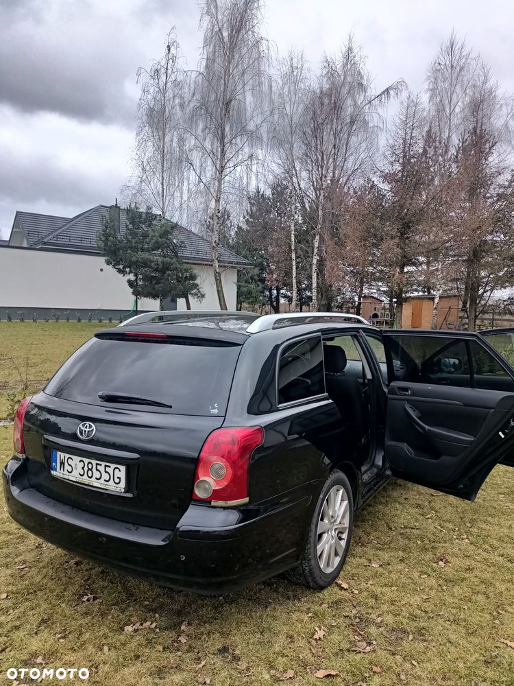 Toyota Avensis - 4