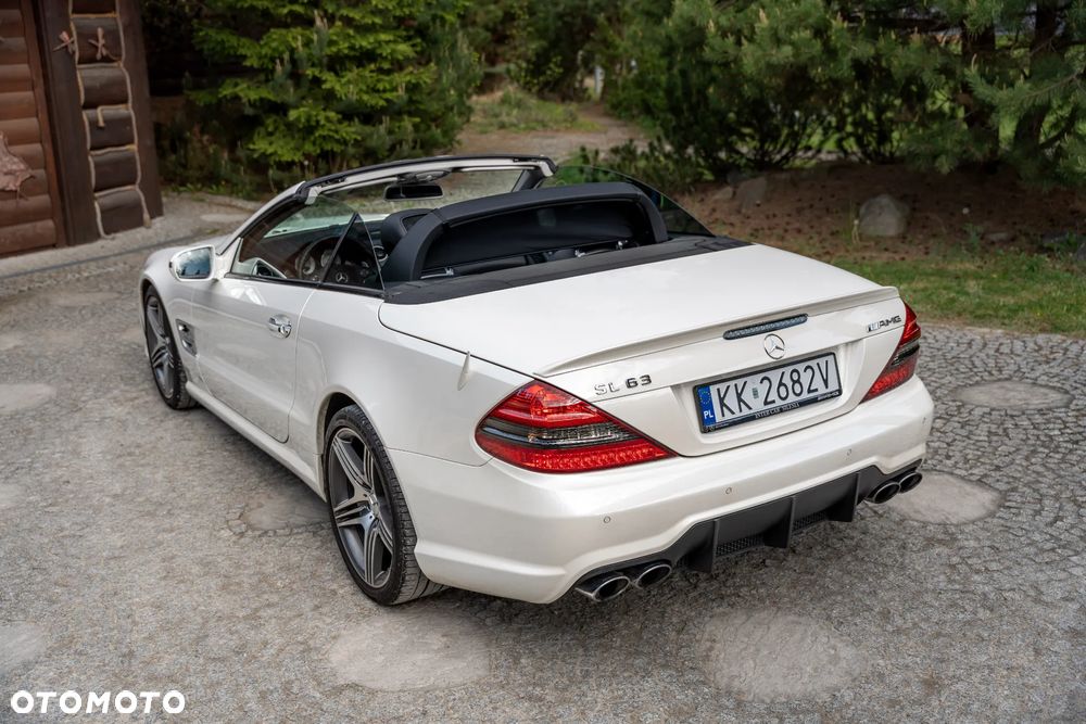 Mercedes-Benz SL 63 AMG - 22