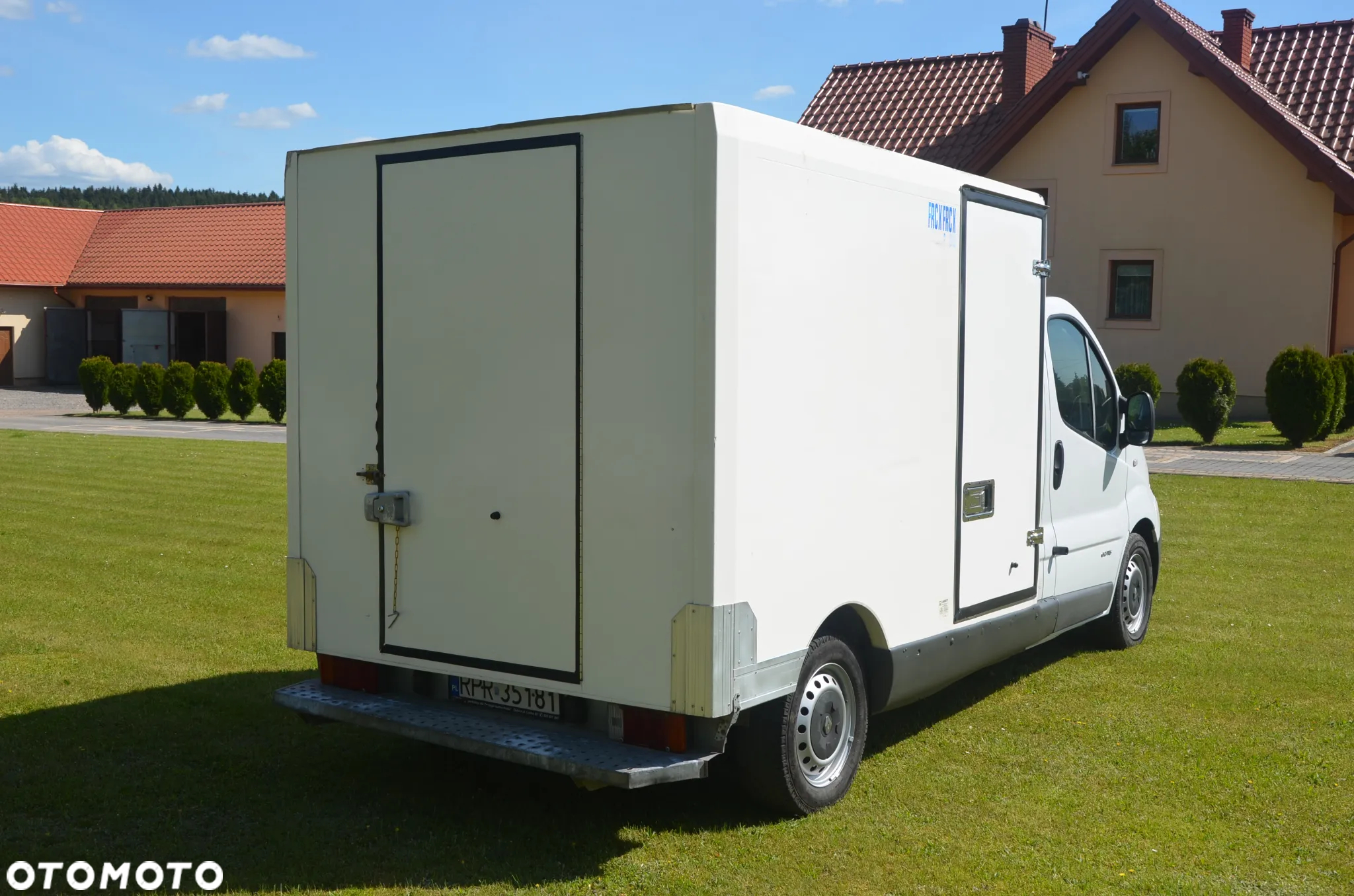Renault Trafic - 10