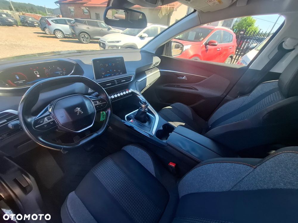 Peugeot 3008 1.6 BlueHDi Style S&S - 9