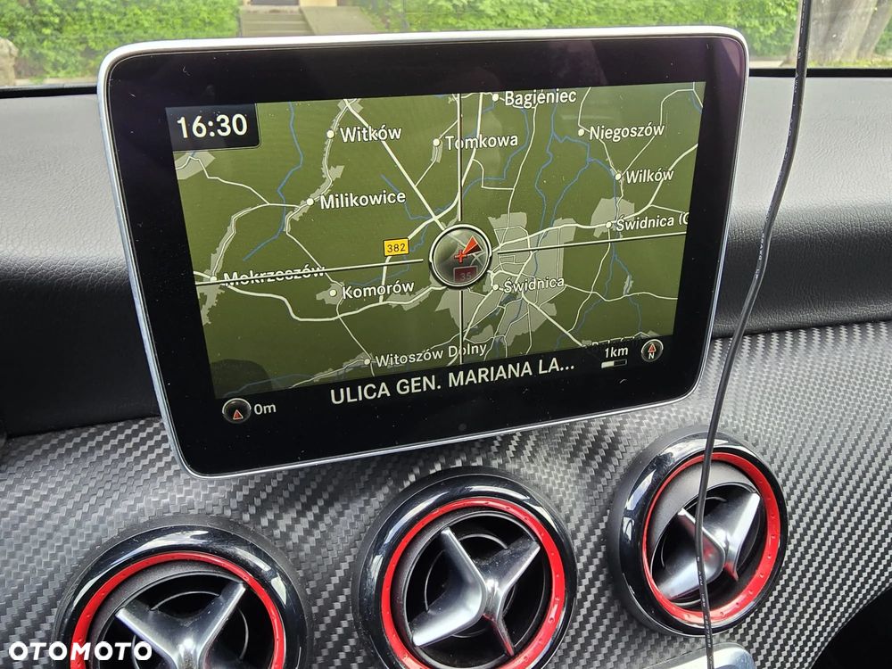 Mercedes-Benz Klasa A AMG 45 4Matic AMG Speedshift 7G-DCT - 23