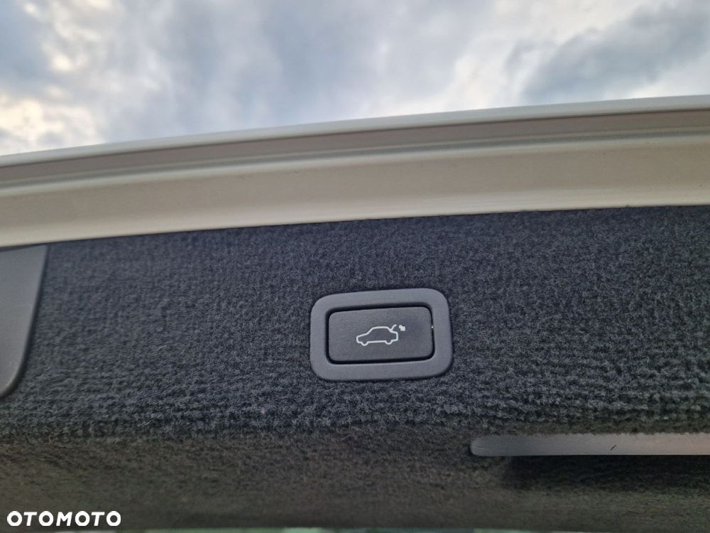 Volvo V70 1.6D DRIVe Momentum - 19