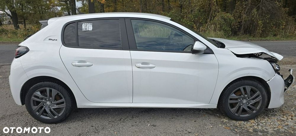 Peugeot 208 - 7