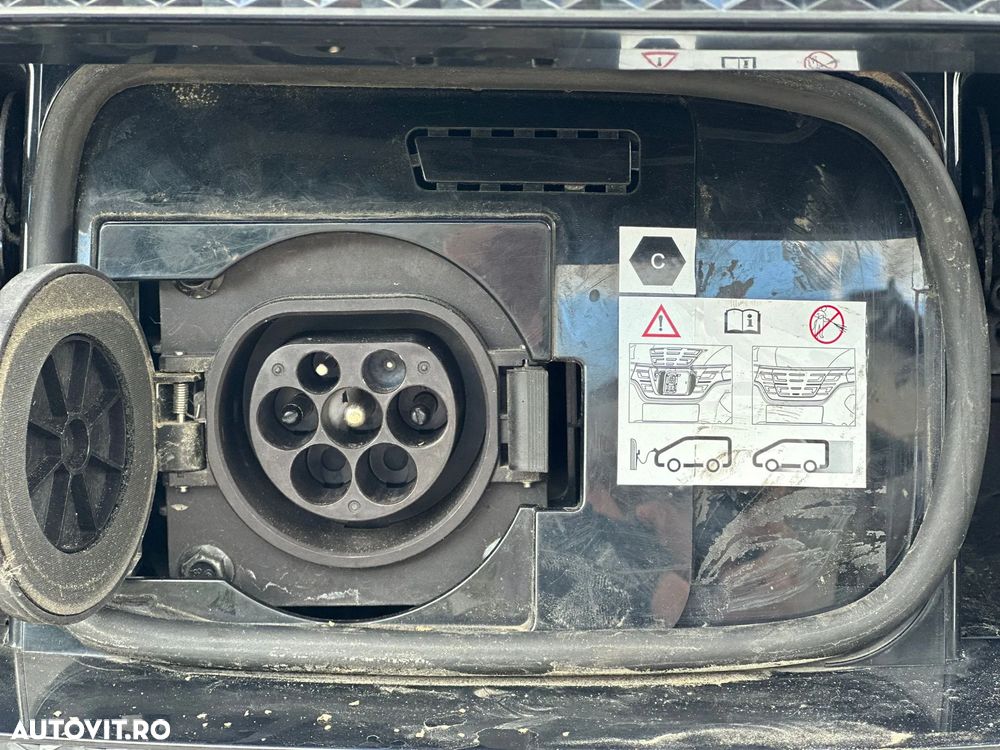 Dacia Spring Essential - 30