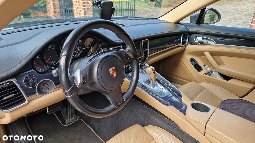 Porsche Panamera 4 - 5