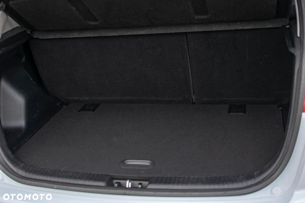 Kia Venga - 30