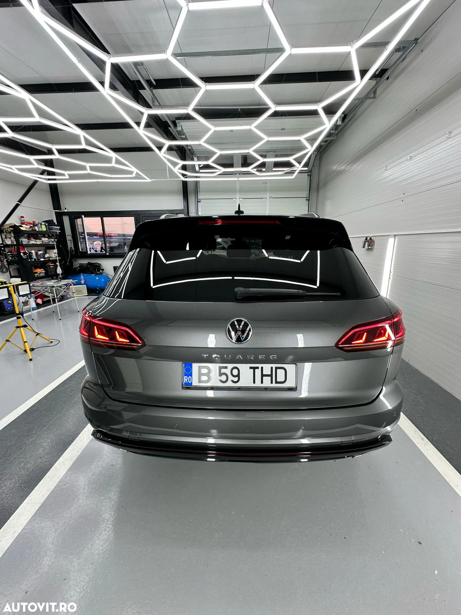 Volkswagen Touareg V6 TSI R-Style - 21