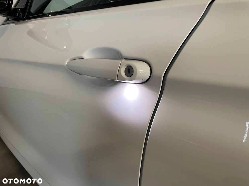 BMW Seria 3 320d xDrive M Sport - 8